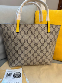 Supreme Tote