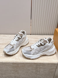 Run 55 Sneakers