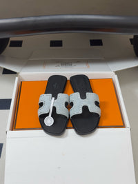 Oasis Sandal