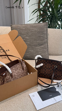 Elise Shoulder Bag