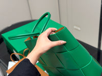 Parakeet Arco Tote