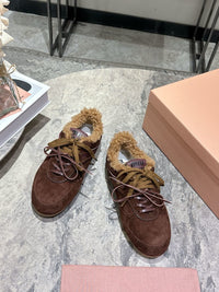 Gymnasium Suede Sneakers