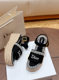 Dentelle Wedge Sandals