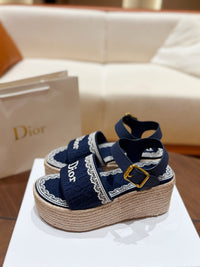 Dentelle Wedge Sandals