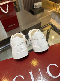Stretch Low Top Trainers