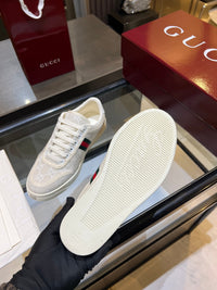 Stretch Low Top Trainers