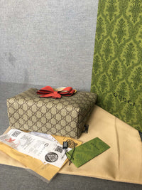 Supreme Tote