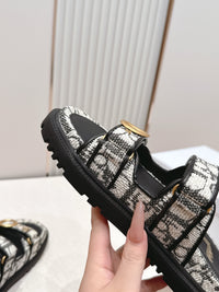 Dioract Sandals
