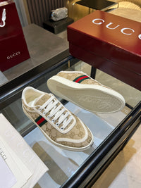 Stretch Low Top Trainers