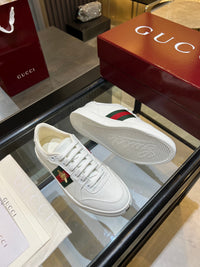 Stretch Low Top Trainers