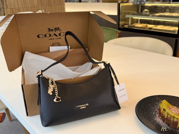 Emeilia Shoulder Bag