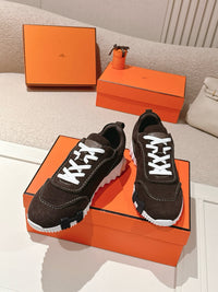 26S Bouncing Sneakers