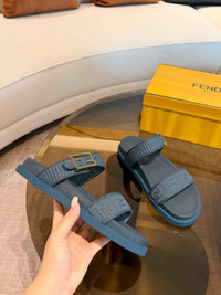 Feel Slide Sandals