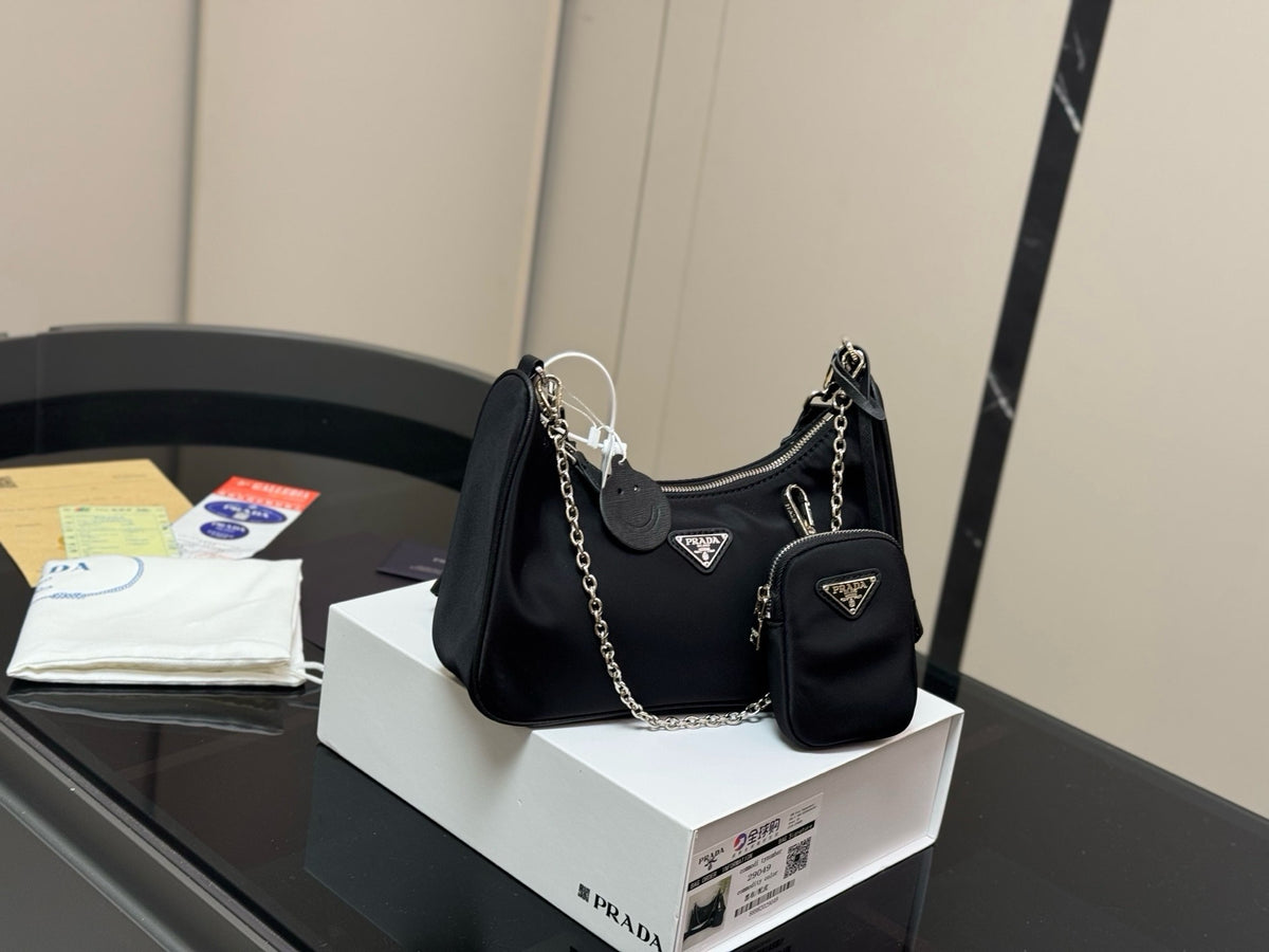 Re-Edition 2005 Shoulder Bag