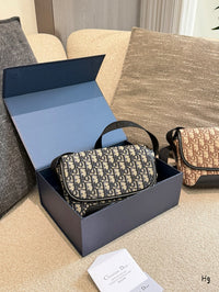 Jett Messenger Bag