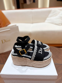 Dentelle Wedge Sandals