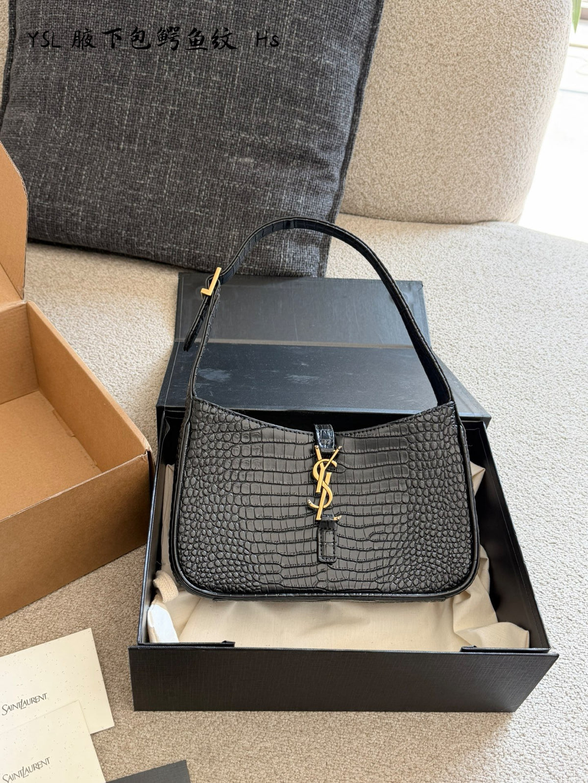 Le 5 à 7 Crocodile-effect Leather Shoulder Bag