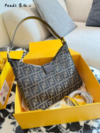 Zucca Shoulder Bag