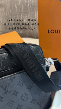 Trio Messenger Bag