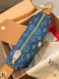 Hills Pochette