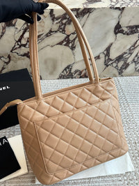 Medallion Tote