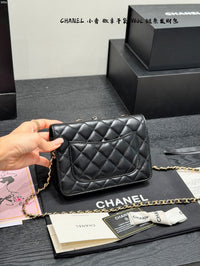 Lambskin Wallet on Chain