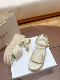 Dentelle Wedge Sandals