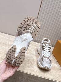 Run 55 Sneakers