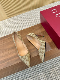 Bombshell Pumps
