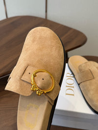 26S Médaillon Buckle Mules