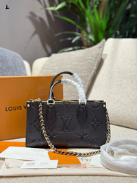 OnTheGo East West Bag