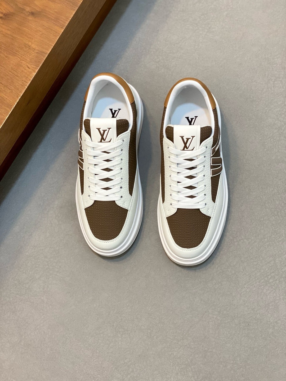 Beverly Hills Sneakers