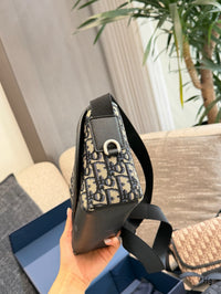 Jett Messenger Bag