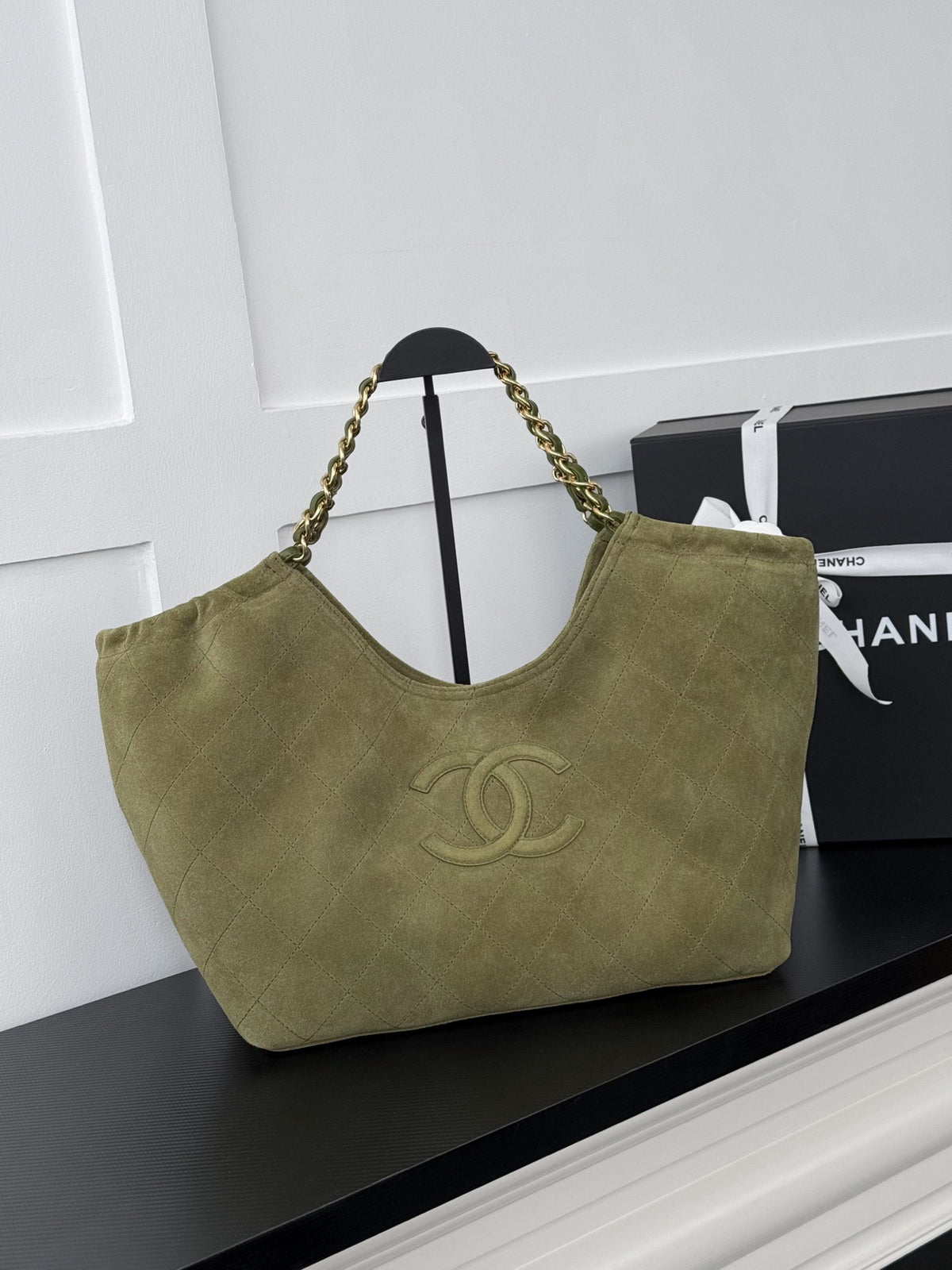 26C Suede Shopping Tote