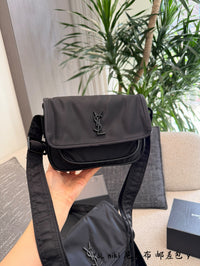 Niki Messenger Bag