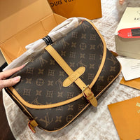 Saumur Messenger Bag