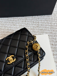 Pearl Crush Wallet on Chain