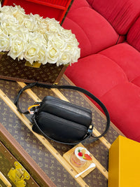 Nil Messenger Bag