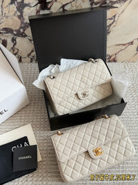25 Caviar Leather Flap Bag