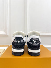 Logo Trainers