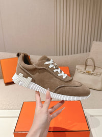 26S Bouncing Sneakers