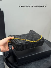 Re-Edition Crochet Shoulder Bag