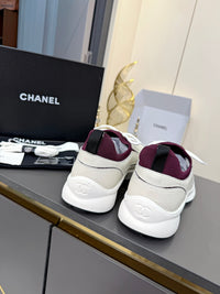 Logo Sneakers