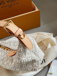 Hills Pochette Bag