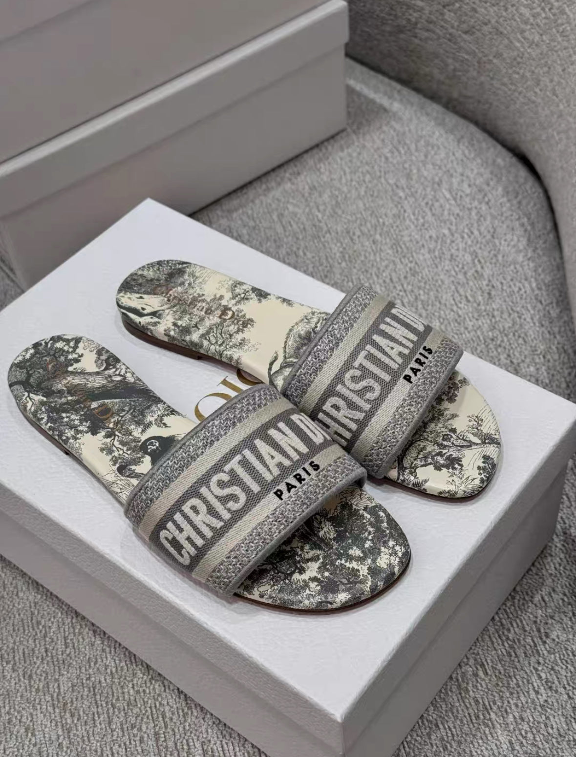 Dway Toile de Jouy Embroidered Slide
