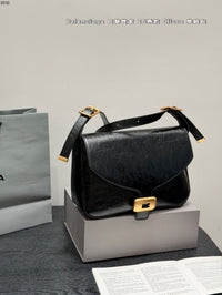 Clicca Leather Shoulder Bag
