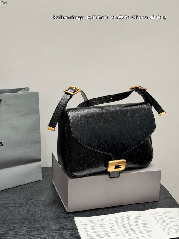 Clicca Leather Shoulder Bag