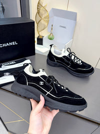 Logo Sneakers
