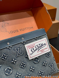Pochette Voyage MM Monogram Denim