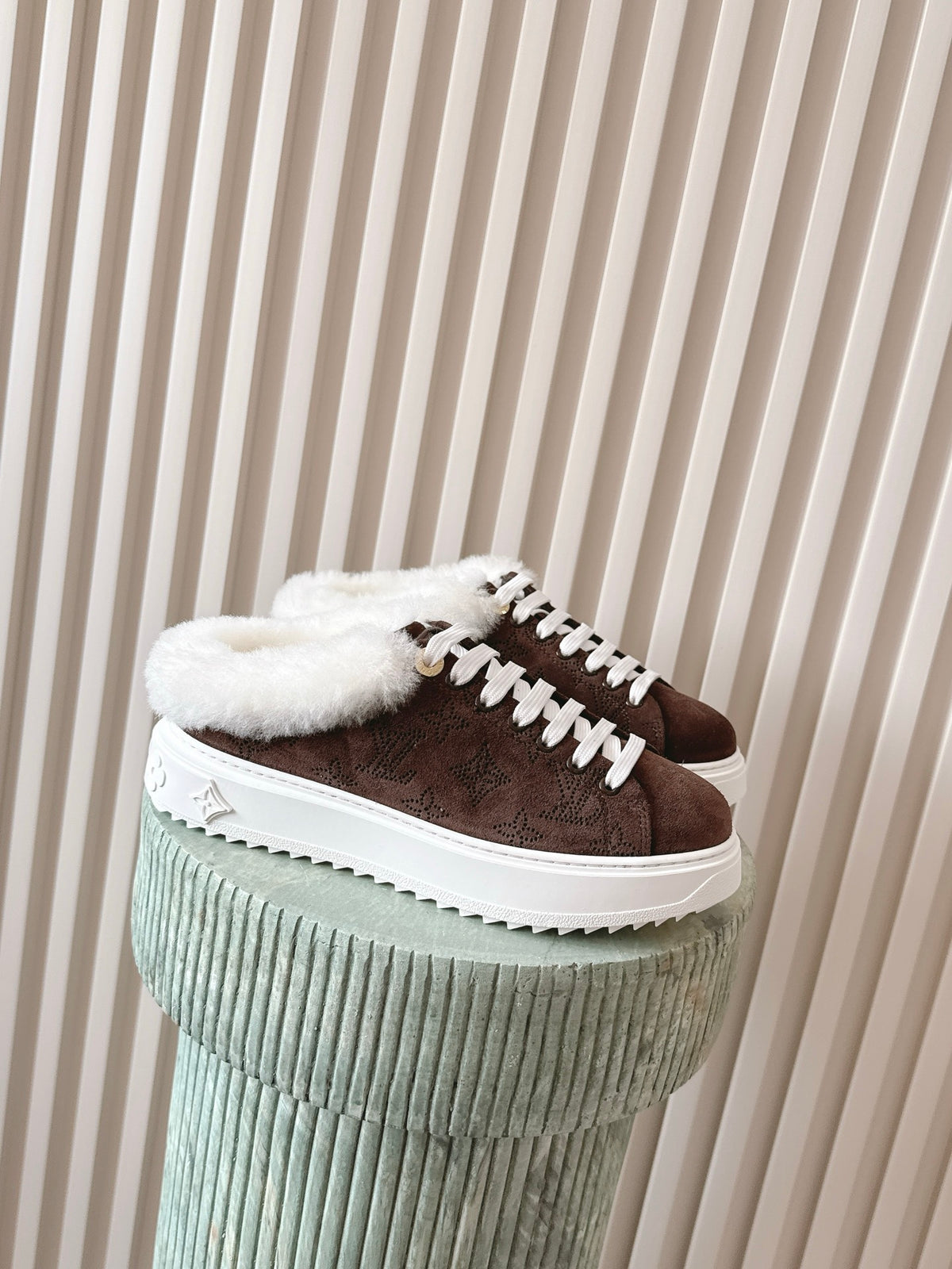 26S Time Out Sneakers